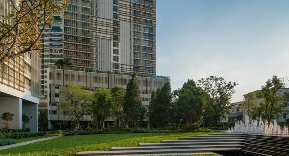 Park Origin Phrom Phong