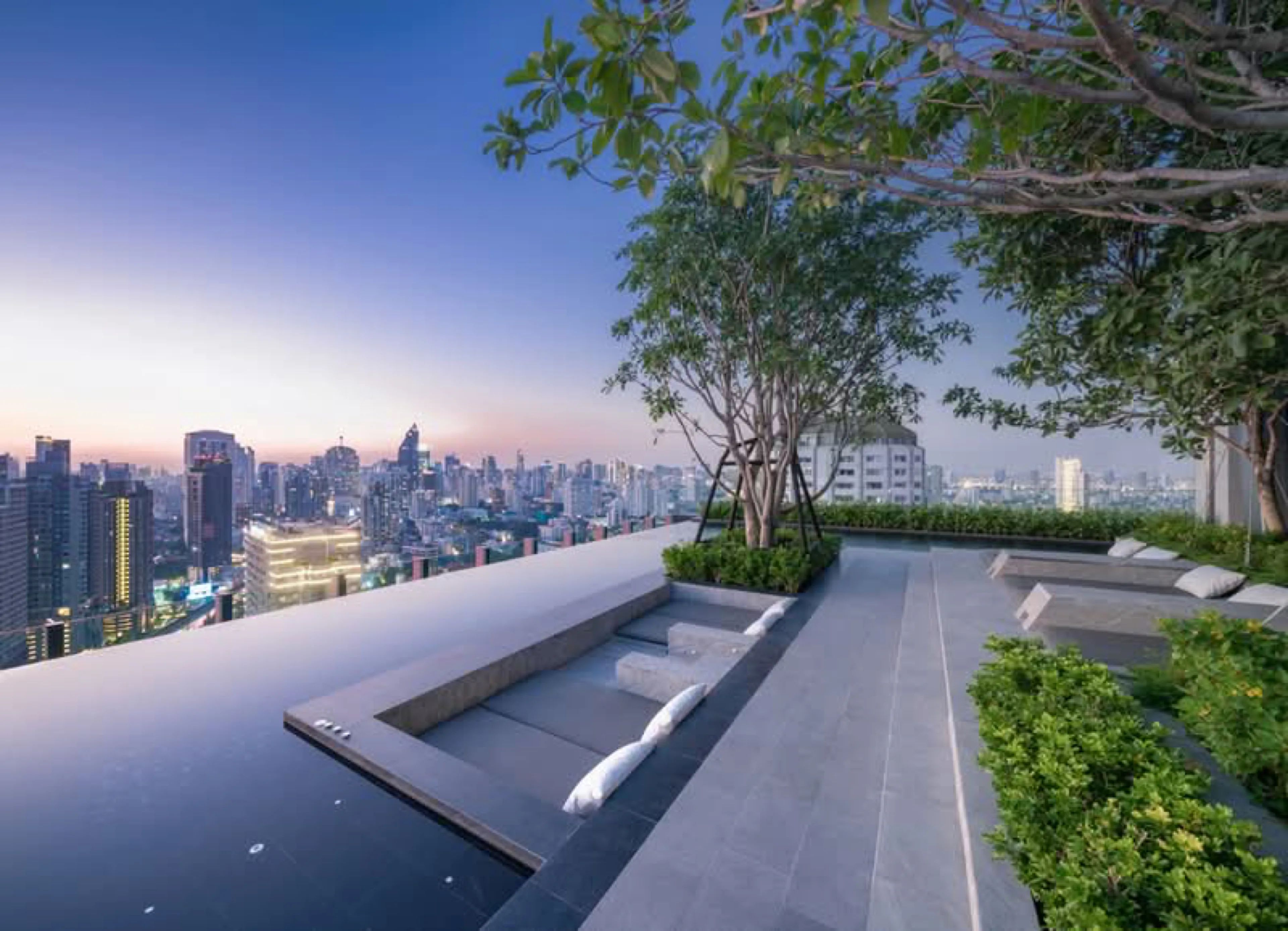 LAVIQ สุขุมวิท 57 กรุงเทพฯ | คอนโดหรูใกล้สถานีรถไฟฟ้าบีทีเอสทองหล่อ