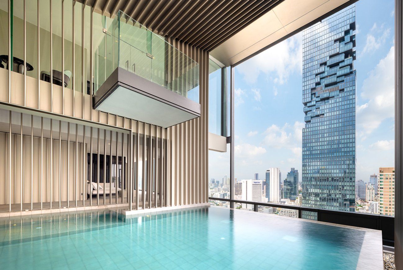 Tait Sathorn 12 swimming pool overlooking the city