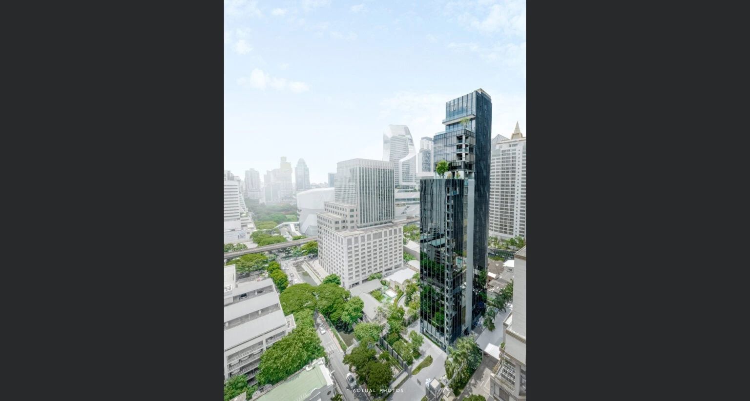 Tonson One Residence tower above Soi Tonson
